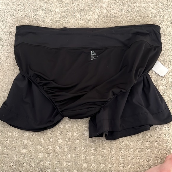 Gap Lined Running Shorts - Picture 3 of 6